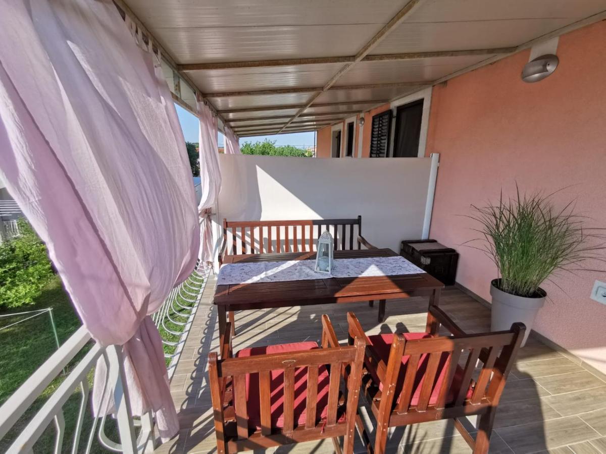 Apartmani Tajana ซูโกชัน ภายนอก รูปภาพ