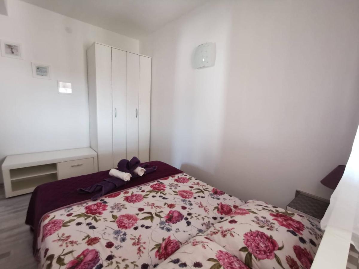 Apartmani Tajana ซูโกชัน ภายนอก รูปภาพ