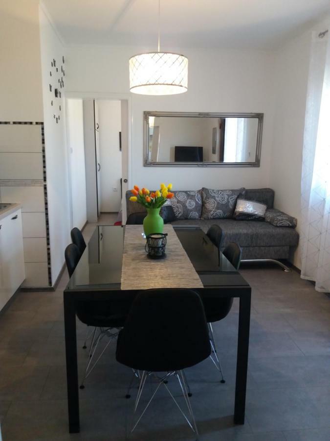 Apartmani Tajana ซูโกชัน ภายนอก รูปภาพ